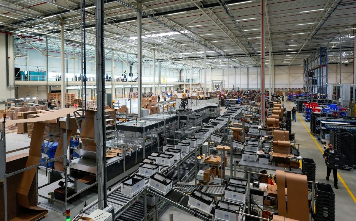 Die dänische Einzelhandelskette Søstrene Grene hat gestern offiziell ihr neues, rund 45.000 Quadratmeter großes Distributionszentrum im niederländischen Venlo eröffnet